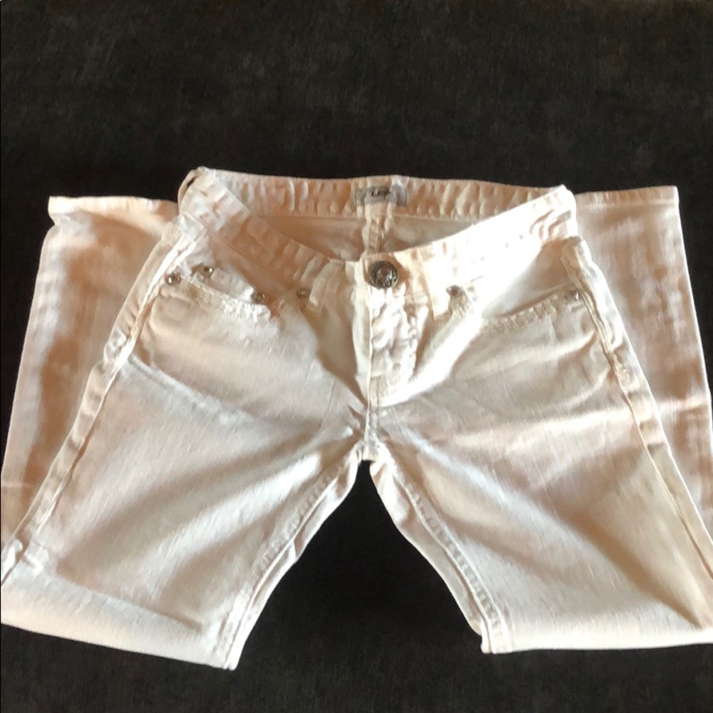 Day trip white denim Capri pants